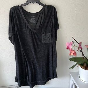 Torrid size 3 classic fit V-Neck long poly blend top short sleeve